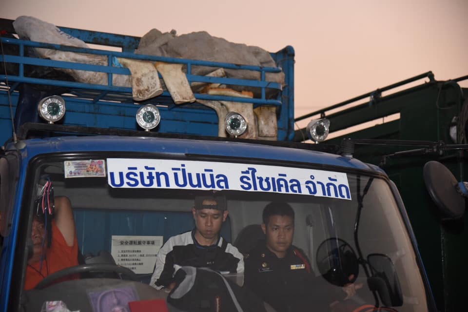 จับรถขยะที่ลักลอบทิ้งภายในโรงกำจัดขยะหนองแขม